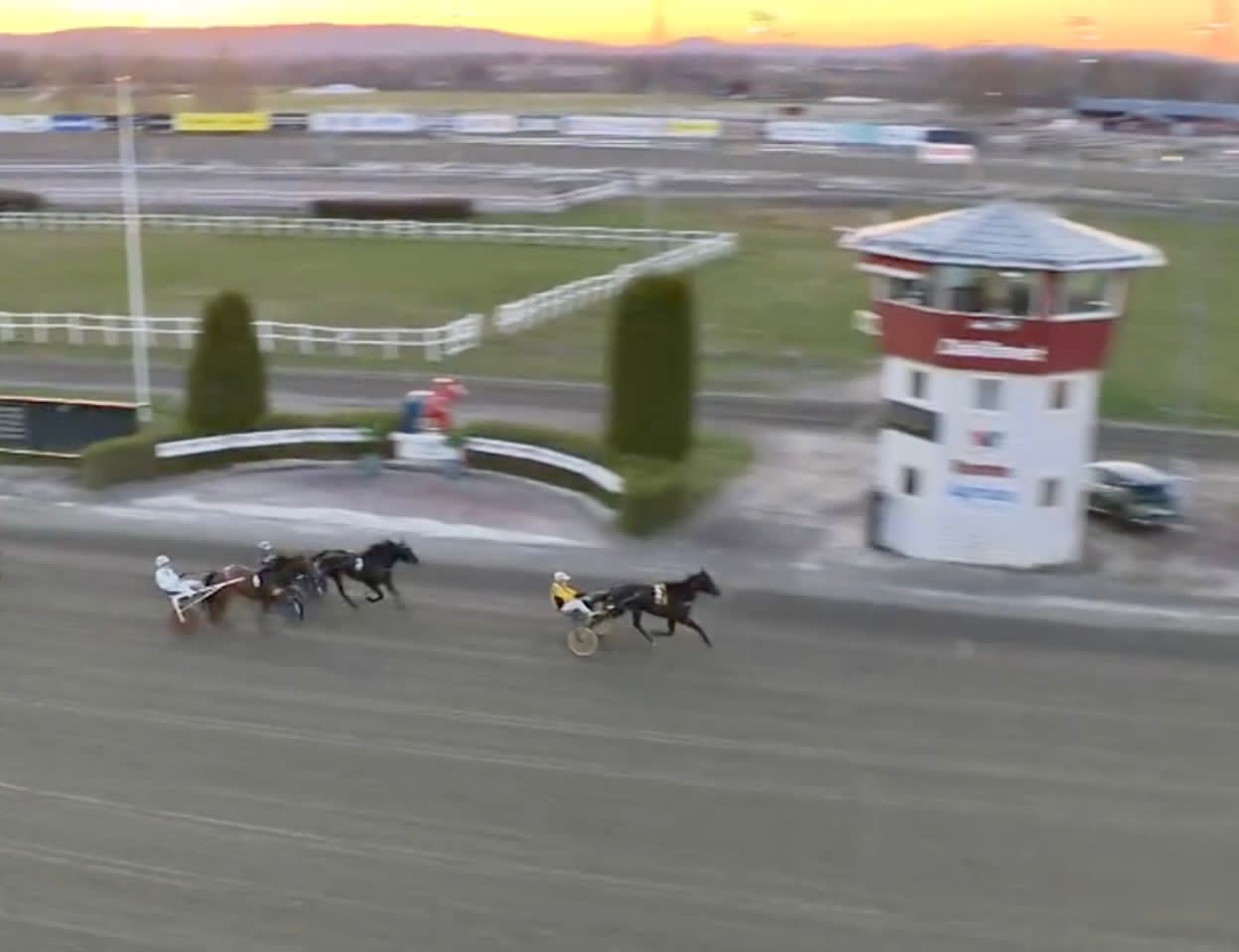 Travhästen Calle vinner på Romme